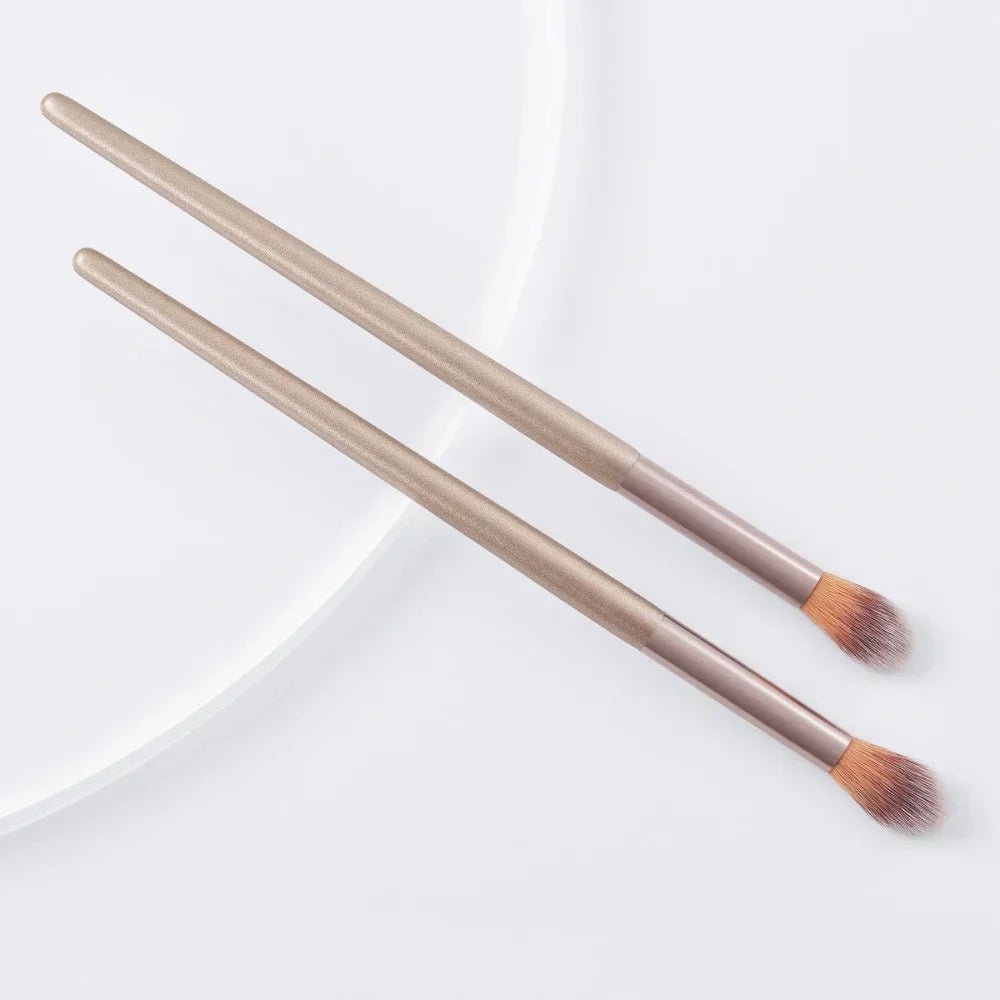 2 - Piece Eye Brush Set – Blending & Highlighting Professional Brushes - CosmétiquebyLyria