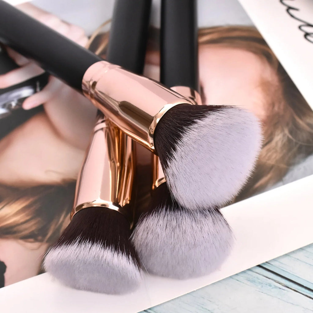 Contour & Foundation Brush – Soft Bristles for Flawless Blending - CosmétiquebyLyria